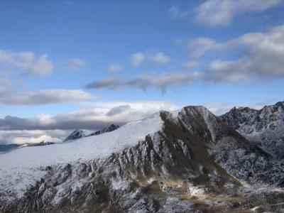 photograph “XI.2021” par David Farreny — www.farreny.net — Andorre, Andorra, Encamp, Port d'Envalira, Pas de la Case, col, pass, montagnes, mountains, Pyrénées, Pyrenees, paysage, landscape, automne, autumn, fall, neige, snow, froid, cold, nuages, clouds, ciel, sky