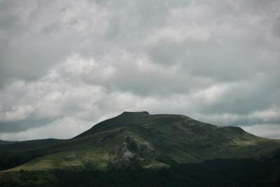 photograph “Tribute to Jean-Louis Murat” par David Farreny — www.farreny.net — France, Auvergne, Cantal, paysage, landscape, montagne, mountain, nature, nuages, clouds, mort, death, Jean-Louis Murat, tristesse, sadness