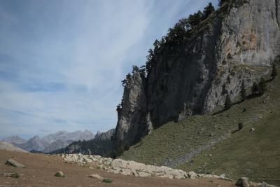 photograph “IX.2018” par David Farreny — www.farreny.net — France, Nouvelle-Aquitaine, Pyrénées-Atlantiques, Laruns, Ayous, montagnes, mountains, Pyrénées, Pyrenees, rocher, rock, arbres, trees, sapins, firs, paysage, landscape, pics, sommets, peaks, pierres, stones, falaise, cliff, nature